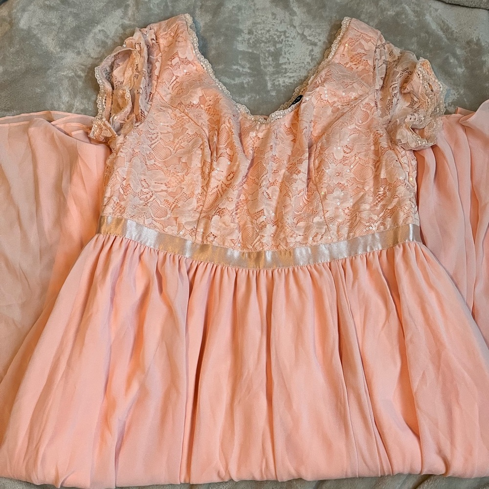 Torrid Blush Pink Lace Gown sz 16